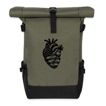 Patriotisches USA Nationalflaggen Herz - Rolltop Rucksack - Olive/Schwarz - Vorne