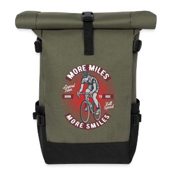 Mehr Kilometer mit dem Fahrrad, mehr Lächeln - Rolltop Rucksack - Olive/Schwarz - Vorne