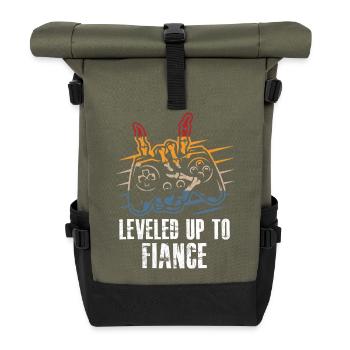 Leveled Up To Fiance Newly Engaged Couple - Rolltop Rucksack - Olive/Schwarz - Vorne