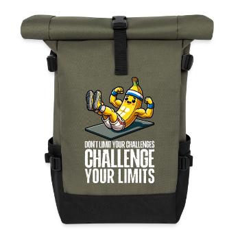 Challenge Your Limits Bodybuilder Bauchmuskeln - Rolltop Rucksack - Olive/Schwarz - Vorne