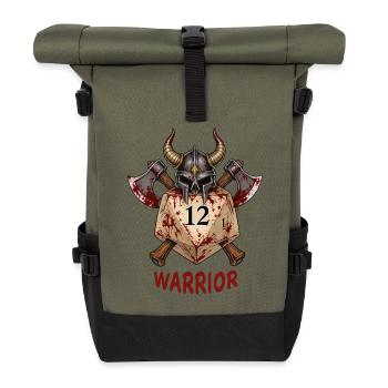 W20 mit Ritterhelm & Äxten – Warrior Dice - Rolltop Rucksack - Olive/Schwarz - Vorne