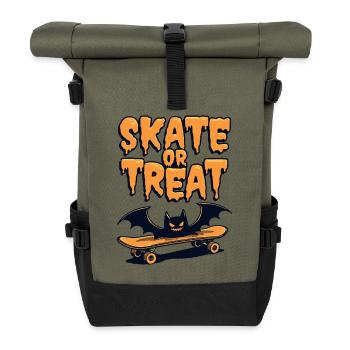 Skate or Treat Skateboard Halloween Fledermaus  - Rolltop Rucksack - Olive/Schwarz - Vorne