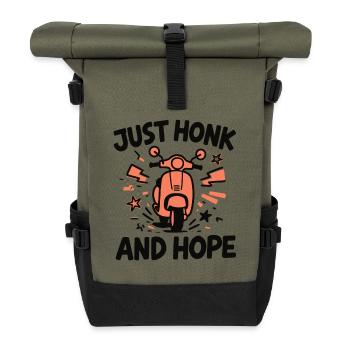 Einfach hupen & hoffen | Bali Roller Humor - Rolltop Rucksack - Olive/Schwarz - Vorne