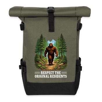 Bigfoot Sasquatch Yeti Cryptid Creatures Big Foot - Rolltop Rucksack - Olive/Schwarz - Vorne