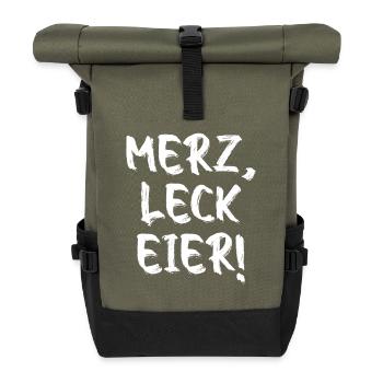 Merz Leck Eier – Lustiges Politisches Statement - Rolltop Rucksack - Olive/Schwarz - Vorne
