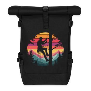 Kletterer im Sunset-Wald - Rolltop Rucksack - Schwarz - Vorne