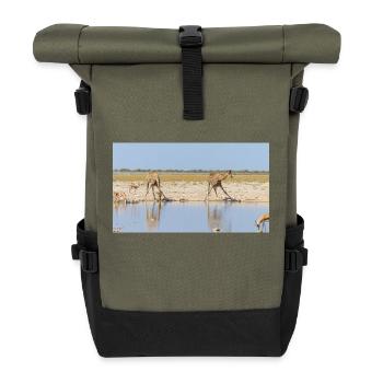 Landschaft am Fluss Cubango mit Giraffe - Rolltop Rucksack - Olive/Schwarz - Vorne