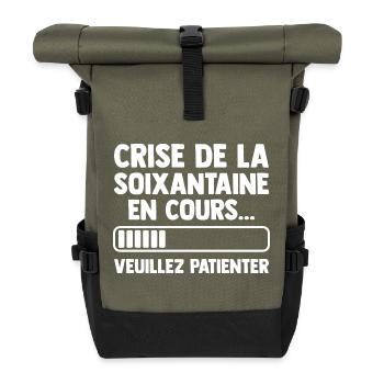 Sixties Crisis Geburtstagsgeschenk Humor - Rolltop Rucksack - Olive/Schwarz - Vorne