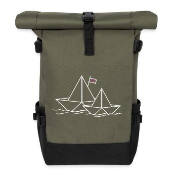 Papierschiffe Herz Liebe Paare Papierboot Schiff - Rolltop Rucksack - Olive/Schwarz - Vorne