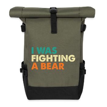Ich kämpfte gegen eine Genesung nach einer Bärenoperation - Rolltop Rucksack - Olive/Schwarz - Vorne