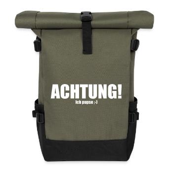 Achtung! Ich pupse ;-) - Rolltop Rucksack - Olive/Schwarz - Vorne