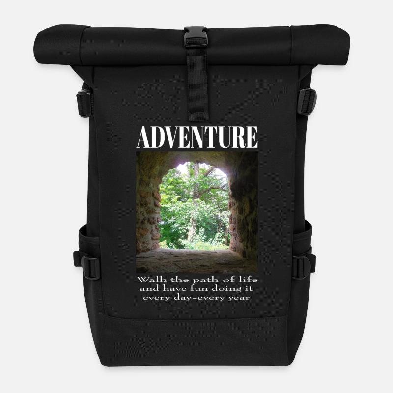 Abenteuer- Burgfenster mit Bogen und Ausblick - Rolltop Rucksack - Schwarz