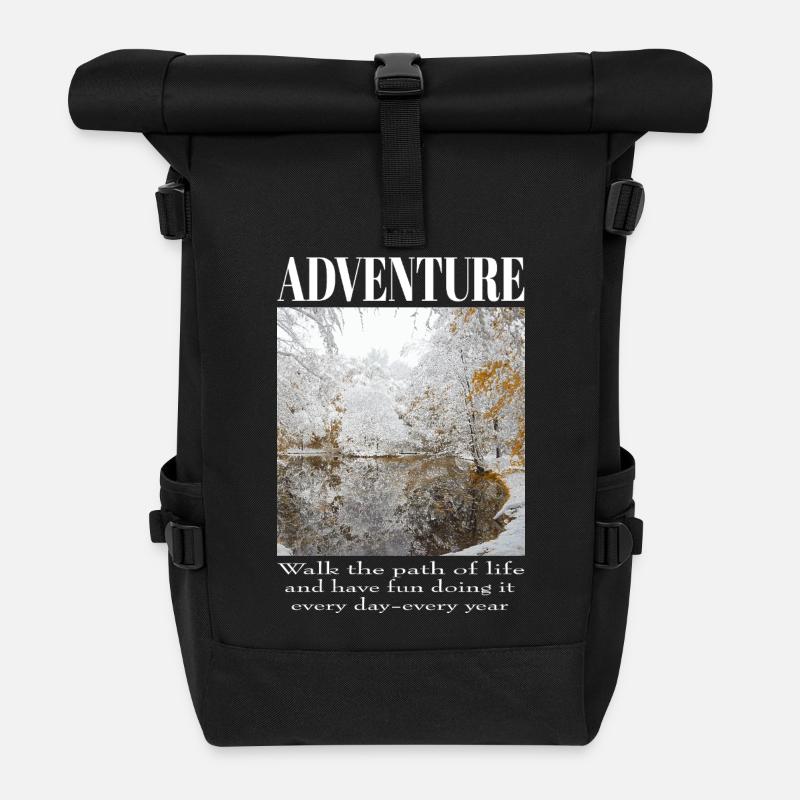 Abenteuer verschneiter See im Winterwald - Rolltop Rucksack - Schwarz