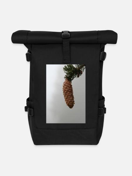 TANNENZAPFEN IM MORGENNEBEL - Rolltop Rucksack - Schwarz