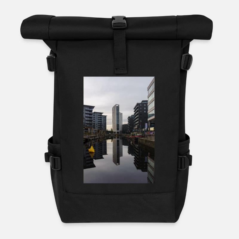 Urbane Reflexion - Rolltop Rucksack - Schwarz