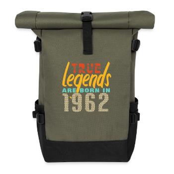 Die True Legends wurden 1962 geboren. Jahr 2025. - Rolltop Rucksack - Olive/Schwarz - Vorne