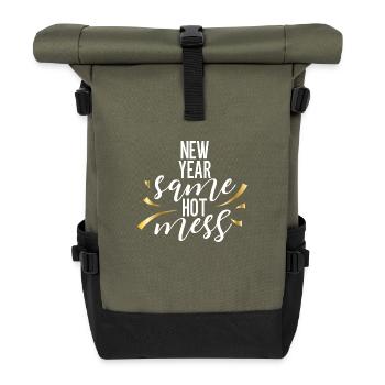 New Year Same Hot Mess – Lustiges Silvester Design - Rolltop Rucksack - Olive/Schwarz - Vorne