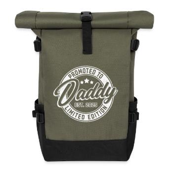 Beförderung zum Papa 2025 - Rolltop Rucksack - Olive/Schwarz - Vorne