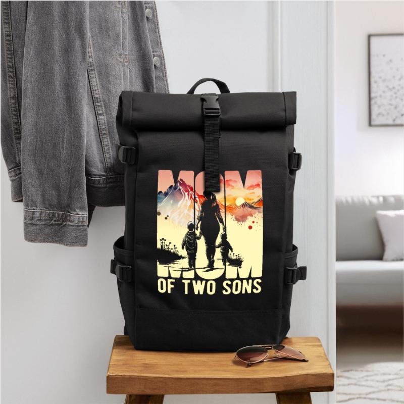 Mutter mit zwei Söhnen Muttertag Berge Mama Kind Rolltop Rucksack