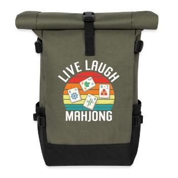 Retro Mah Jongg Spruch - Live Laugh Mahjong - Rolltop Rucksack - Olive/Schwarz - Vorne
