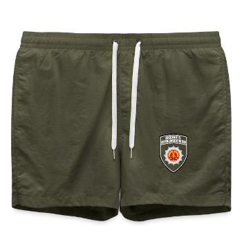 Volkspolizei Abschnittsbevollmächtigter Abzeichen - Badeshorts - Olive - Vorne - AI Model Male 185 light (185cm)