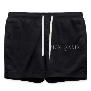 Année de naissance en chiffres romains faite en 1989 - Short de bain - noir - Devant - AI Model Male 185 light (185cm)