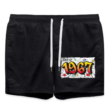 Classic Rebel 1967 Graffiti – 58 Jahre Ikone - Badeshorts - Schwarz - Vorne - AI Model Male 185 light (185cm)