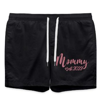Mommy Est. 2023, Mom To Be, Révélation de grossesse - Short de bain - noir - Devant - AI Model Male 185 light (185cm)