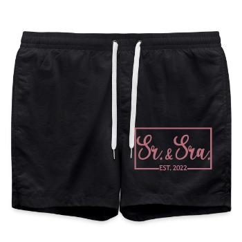 Sr. & Sra. Est. 2022 - Hochzeitsgeschenk für Männer & Frauen - Badeshorts - Schwarz - Vorne - AI Model Male 185 light (185cm)