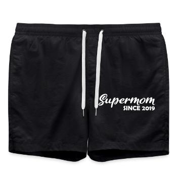 Supermom since 2019 - Badeshorts - Schwarz - Vorne - AI Model Male 185 light (185cm)