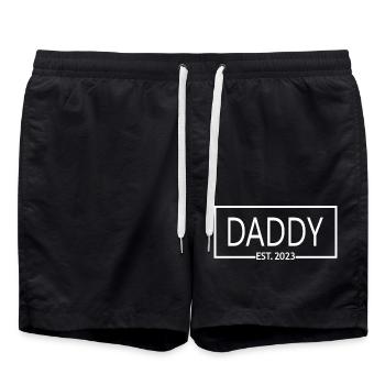 Papa Est. 2023, bientôt papa, révélation de grossesse - Short de bain - noir - Devant - AI Model Male 185 light (185cm)