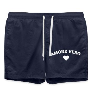 Amore vero Wahre Liebe Schatz Lieblingsmensch - Badeshorts - French Navy - Vorne - AI Model Male 185 light (185cm)