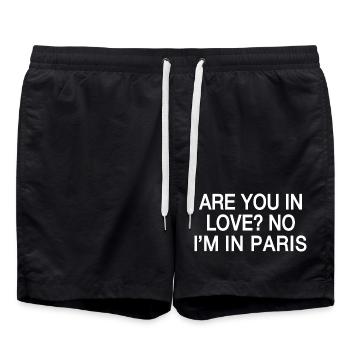In Love No I'm In Paris | Reisehumor Frankreich - Badeshorts - Schwarz - Vorne - AI Model Male 185 light (185cm)