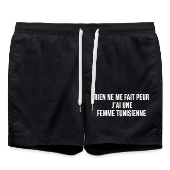 Rien Ne Me Fait Peur Femme Tunisienne Humour - Short de bain - noir - Devant - AI Model Male 185 light (185cm)