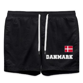 Dänemark Trikot Look – DANMARK mit Fahne Flagge - Badeshorts - Schwarz - Vorne - AI Model Male 185 light (185cm)