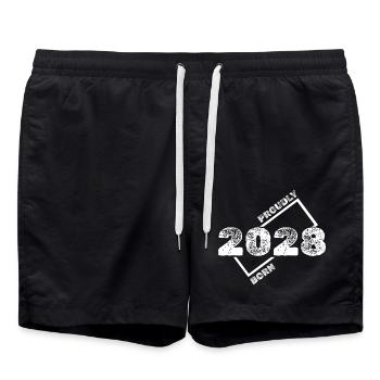 Geschenkidee 2028 - Badeshorts - Schwarz - Vorne - AI Model Male 185 light (185cm)