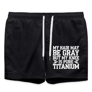 Humorvoll und stark trotz OP - Badeshorts - Schwarz - Vorne - AI Model Male 185 light (185cm)