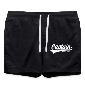 CAPTAIN SINCE 2025 KAPITÄN - Badeshorts - Schwarz - Vorne - AI Model Male 185 light (185cm)