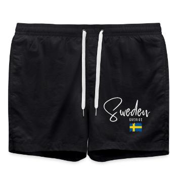 Hergestellt in Schweden, schwedische Wurzeln - Badeshorts - Schwarz - Vorne - AI Model Male 185 light (185cm)