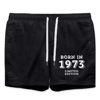 1973, Geburtsjahr, 1973 - Badeshorts - Schwarz - Vorne - AI Model Male 185 light (185cm)