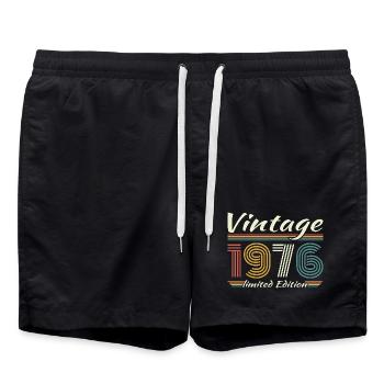 Cadeau d’anniversaire rétro vintage 1976 - Short de bain - noir - Devant - AI Model Male 185 light (185cm)