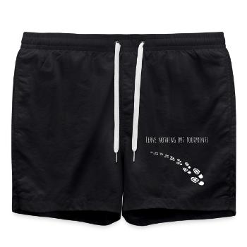 Fußabdruckpfad: Hinterlasse Spuren - Badeshorts - Schwarz - Vorne - AI Model Male 185 light (185cm)