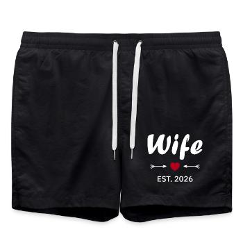 Ehefrau ist 2026 - Badeshorts - Schwarz - Vorne - AI Model Male 185 light (185cm)