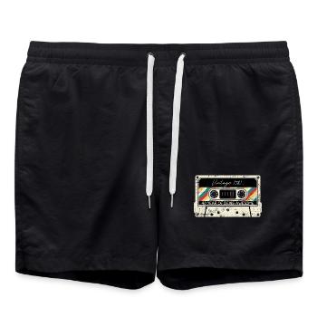 Jahrgang 1982 Kassette 40er Jahre - Badeshorts - Schwarz - Vorne - AI Model Male 185 light (185cm)