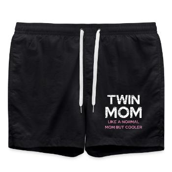Zwillingsmama – cooler als normale Mama - Badeshorts - Schwarz - Vorne - AI Model Male 185 light (185cm)