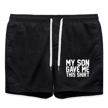 Mein Sohn hat mir dieses Hemd geschenkt. Stolze Mama, stolze Sohn. - Badeshorts - Schwarz - Vorne - AI Model Male 185 light (185cm)