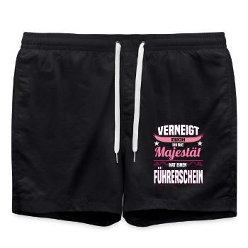 Majestät Fahranfänger hat Führerschein - Badeshorts - Schwarz - Vorne - AI Model Male 185 light (185cm)