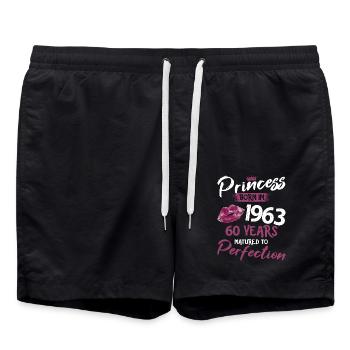 60. Geburtstag 60 Jahre Perfektion Prinzessin 1963 - Badeshorts - Schwarz - Vorne - AI Model Male 185 light (185cm)