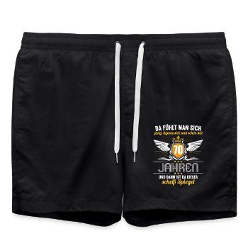 70 Jahre Jung Schön Dynamisch 70 Geburtstag - Badeshorts - Schwarz - Vorne - AI Model Male 185 light (185cm)