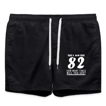 Ich bin 82 – 82. Geburtstag Geschenk - Badeshorts - Schwarz - Vorne - AI Model Male 185 light (185cm)